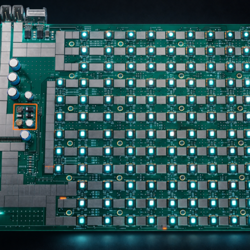 estructura de hashboard ASIC con componentes electrónicos en minería de Bitcoin