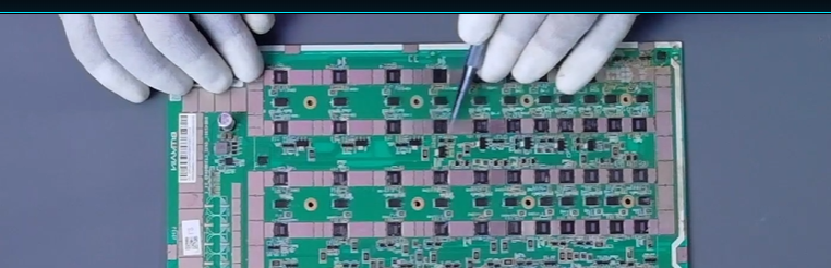 Zona de MOSFET de potencia en hashboard Antminer S19