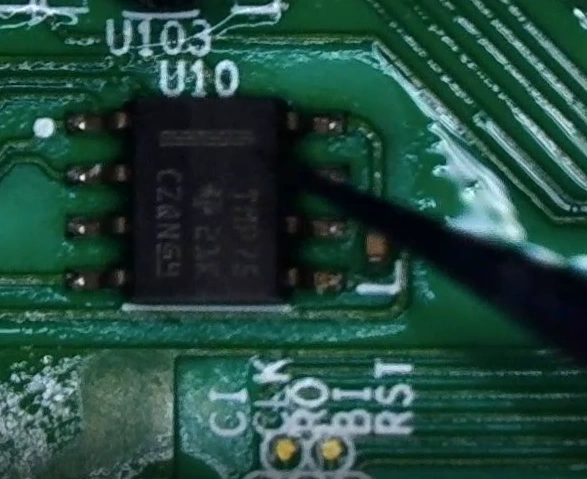 Circuito integrado de control en hashboard Antminer S19
