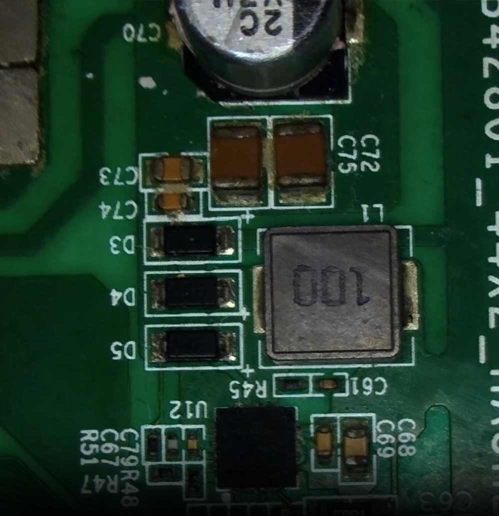 Fuente Booster DC-DC con inductor diodos y condensadores en hashboard Antminer S19